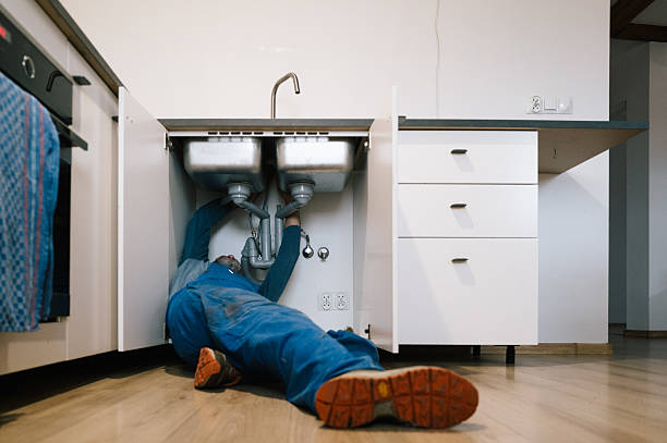 Professional Emergency Plumber technician working in Southampton, NY